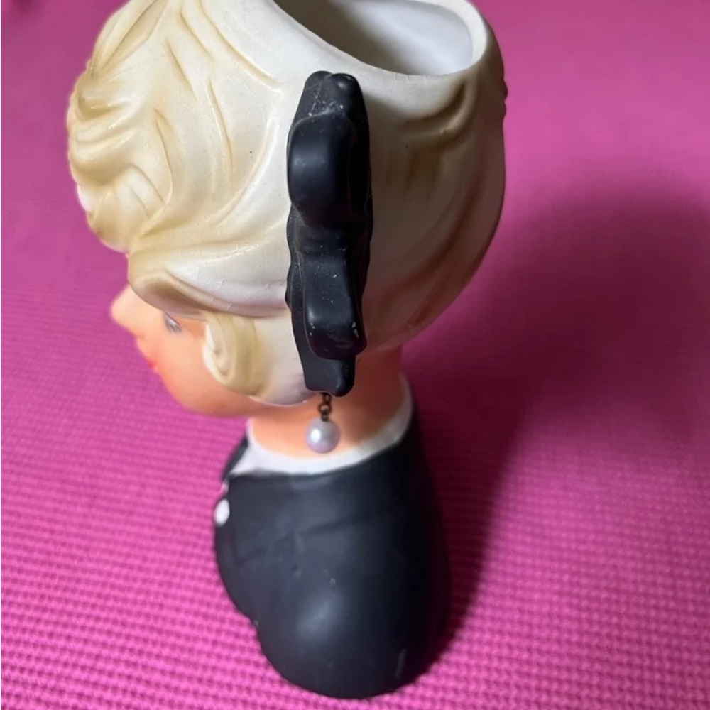 Vintage 1950’s Napco Blonde Lady Head Vase black bow faux pearl earrings HTF - Picture 2 of 6